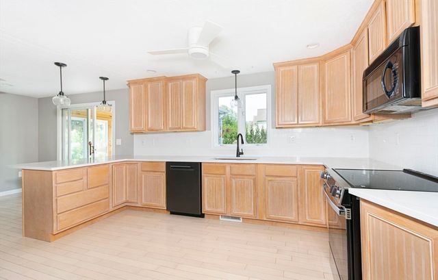 130 Pleasant St, Northborough, MA 01532
