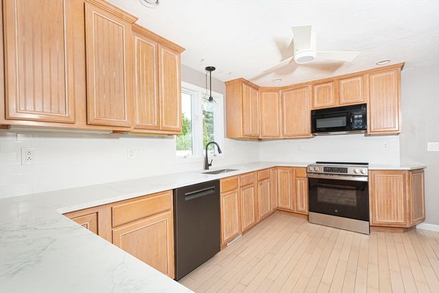 130 Pleasant St, Northborough, MA 01532