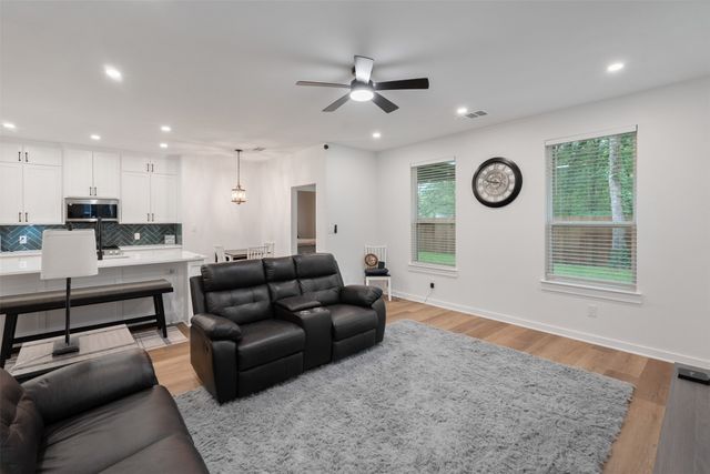 141 Wedgewood Drive, Mabank, TX 75156