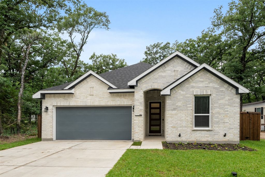 141 Wedgewood Drive, Mabank, TX 75156