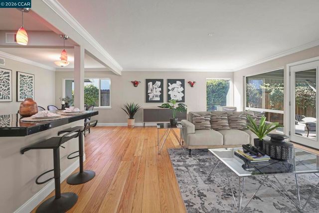 202 Christie Dr, Martinez, CA 94553