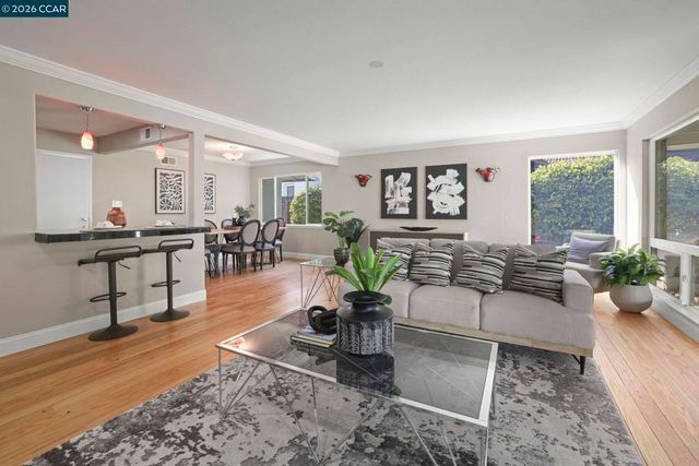 202 Christie Dr, Martinez, CA 94553