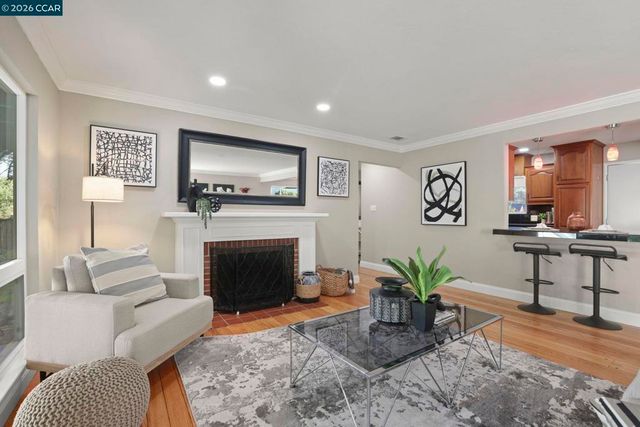 202 Christie Dr, Martinez, CA 94553