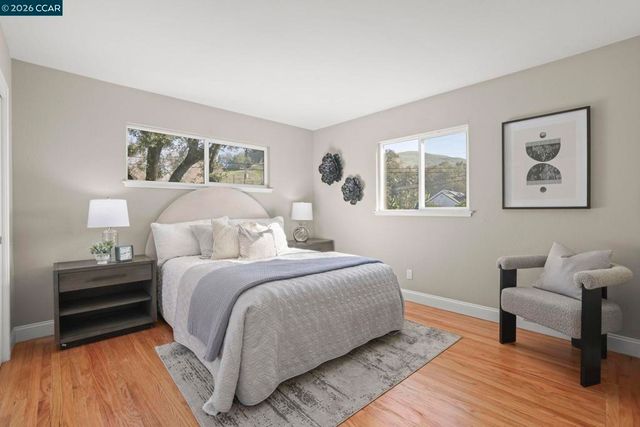 202 Christie Dr, Martinez, CA 94553