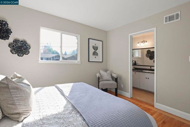 202 Christie Dr, Martinez, CA 94553