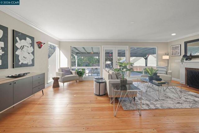 202 Christie Dr, Martinez, CA 94553