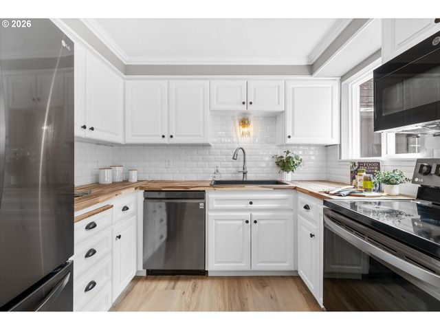 16465 WHITE BUCK Ave, La Pine, OR 97739