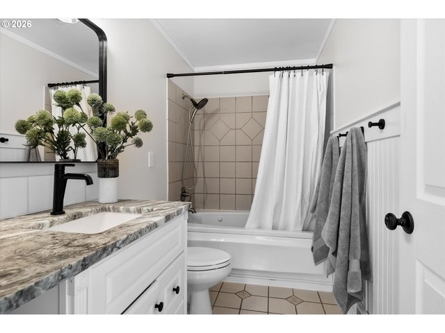 16465 WHITE BUCK Ave, La Pine, OR 97739