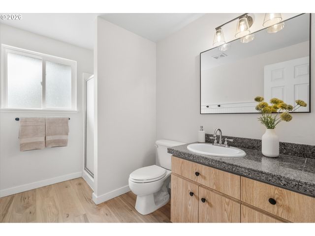 16465 WHITE BUCK Ave, La Pine, OR 97739