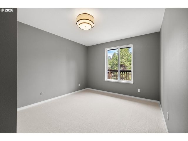 16465 WHITE BUCK Ave, La Pine, OR 97739