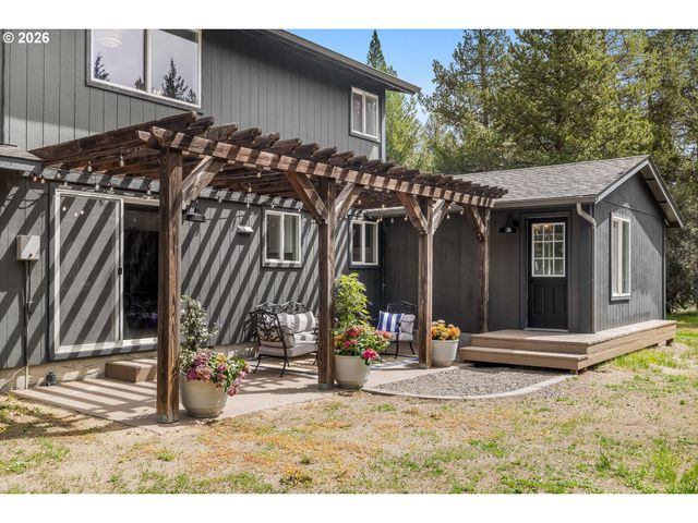 16465 WHITE BUCK Ave, La Pine, OR 97739