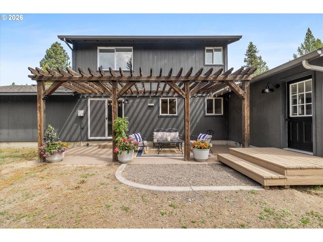 16465 WHITE BUCK Ave, La Pine, OR 97739