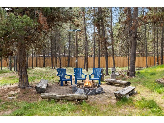 16465 WHITE BUCK Ave, La Pine, OR 97739