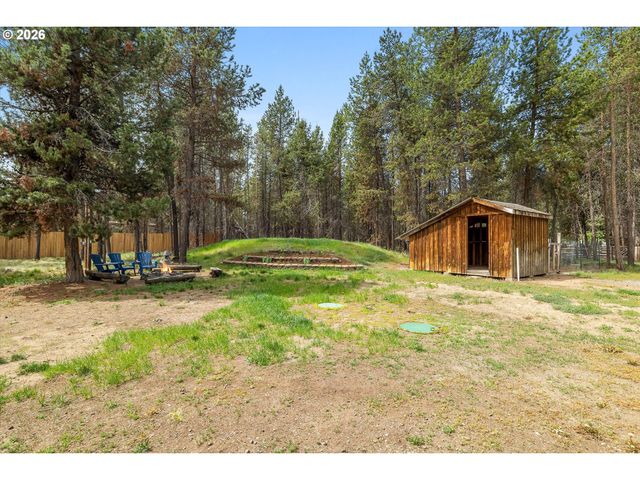 16465 WHITE BUCK Ave, La Pine, OR 97739