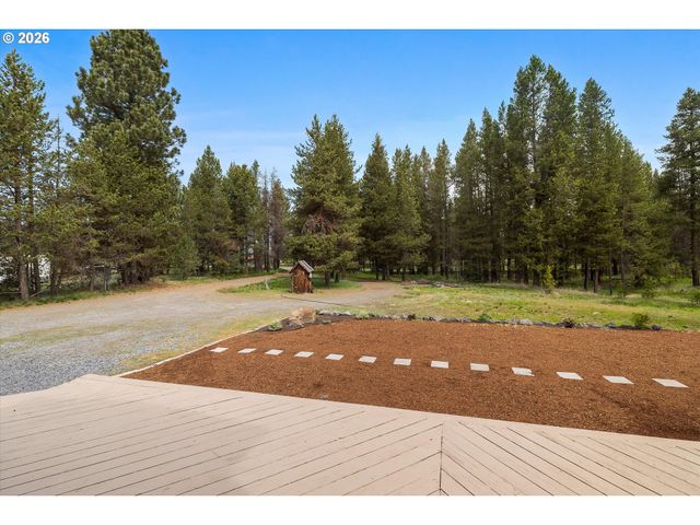 16465 WHITE BUCK Ave, La Pine, OR 97739