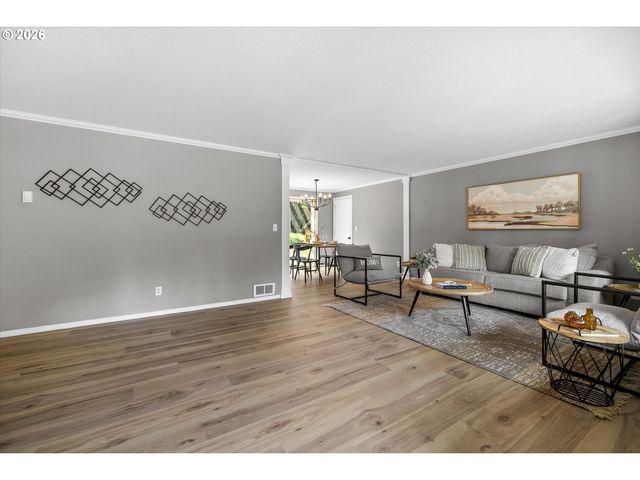 16465 WHITE BUCK Ave, La Pine, OR 97739