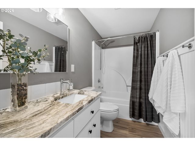 16465 WHITE BUCK Ave, La Pine, OR 97739