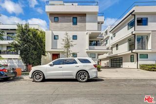 733 1/2 N Gramercy Place, Los Angeles, CA 90038