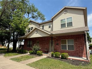 1538 N Leverett Avenue, Fayetteville, AR 72703