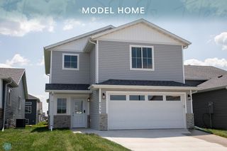 6735 Meadow View Drive S, Fargo, ND 58104