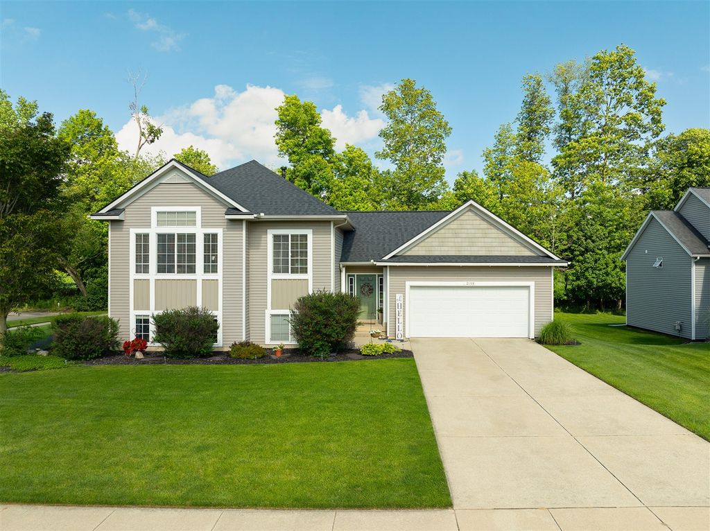 2198 Applegate Drive, Grand Rapids, MI 49534