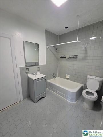 102 North 8th Street 4, Allentown City, PA 18101