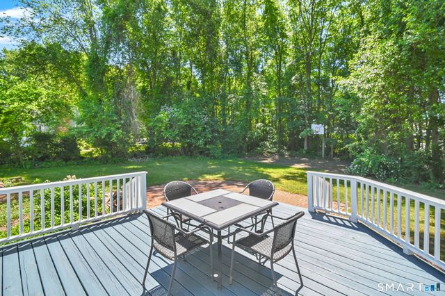 8 Hanover Lane, South Windsor, CT 06074