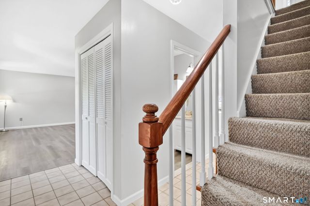 8 Hanover Lane, South Windsor, CT 06074