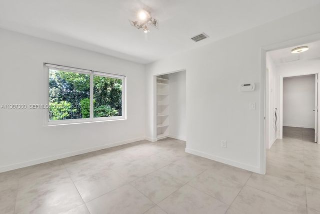 801 NE 118th St, Biscayne Park, FL 33161