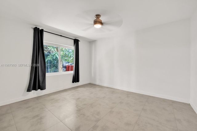 801 NE 118th St, Biscayne Park, FL 33161