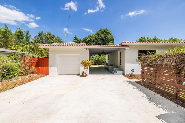 801 NE 118th St, Biscayne Park, FL 33161