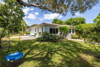 801 NE 118th St, Biscayne Park, FL 33161