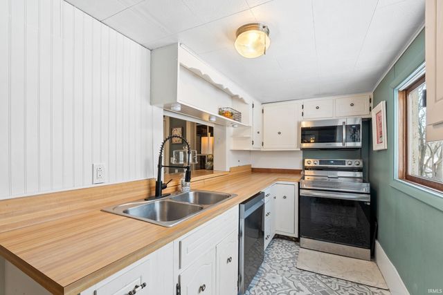 3281 E Wilcox Road, Warsaw, IN 46580