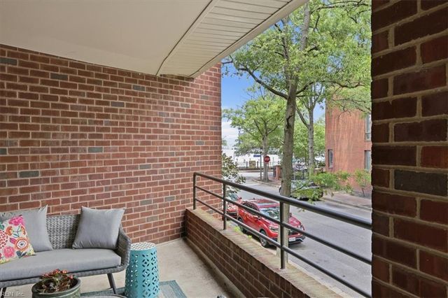 255 College Cross Apt 42, Norfolk, VA 23510
