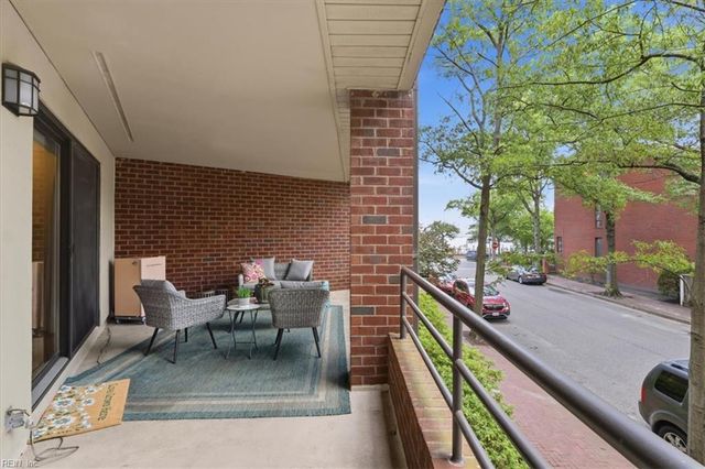 255 College Cross Apt 42, Norfolk, VA 23510