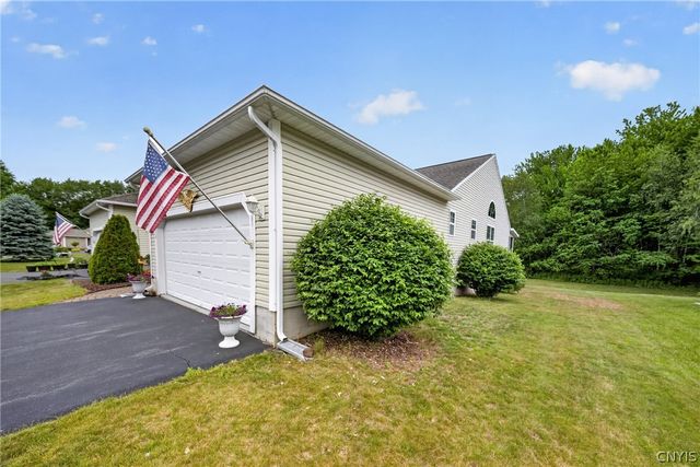 112 Sleeth Mill Circle, Cicero, NY 13212