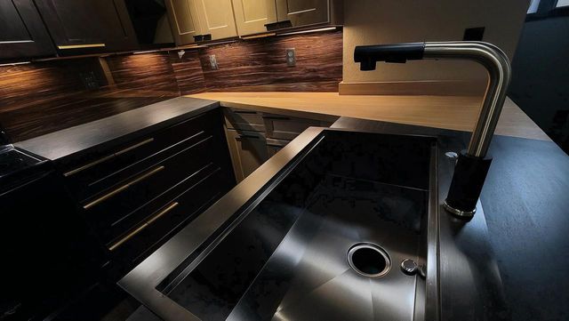 6901 W Beatrice COURT, Milwaukee, WI 53223