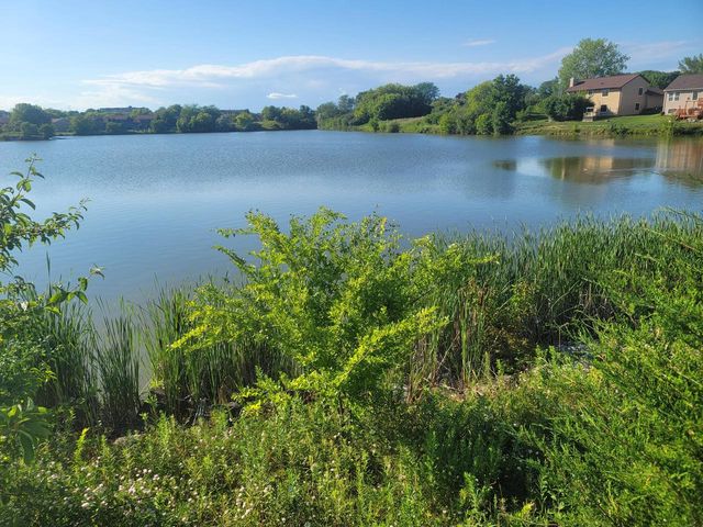 6901 W Beatrice COURT, Milwaukee, WI 53223