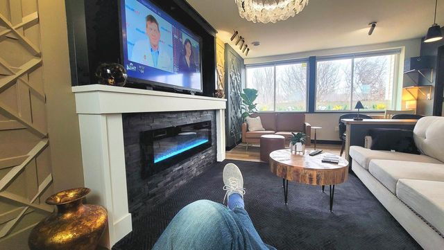 6901 W Beatrice COURT, Milwaukee, WI 53223