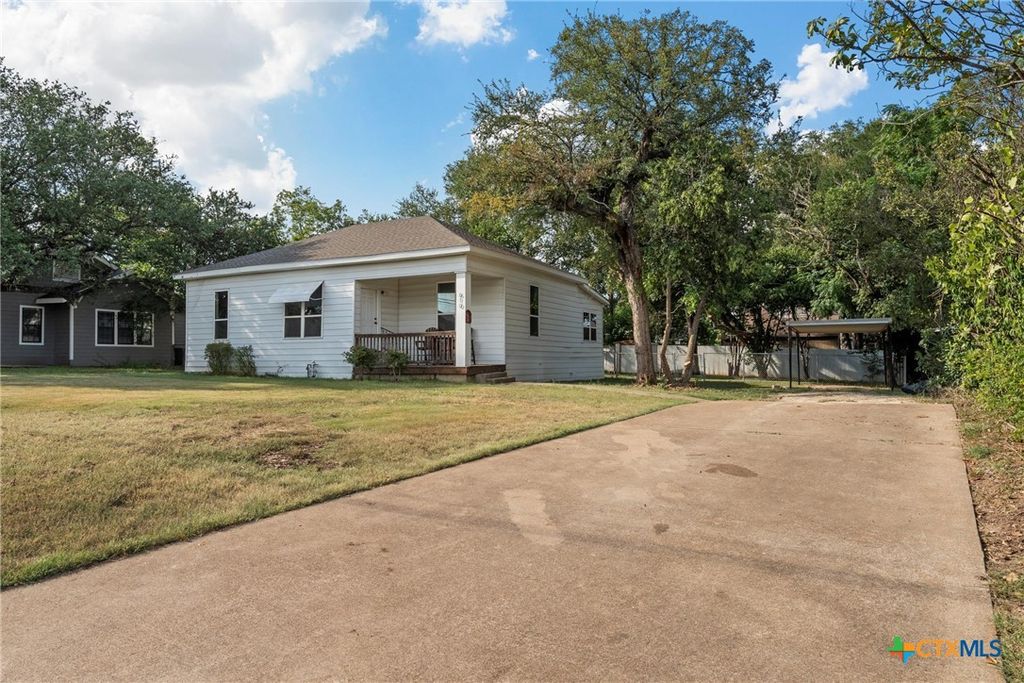 610 E 13th Avenue, Belton, TX 76513
