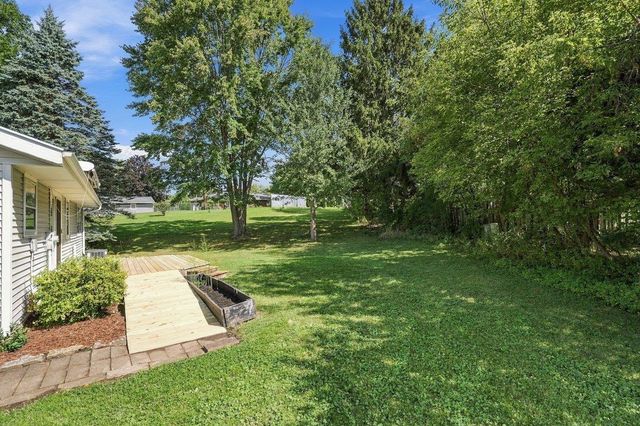 2750 Sunset Court, Cross Plains, WI 53528