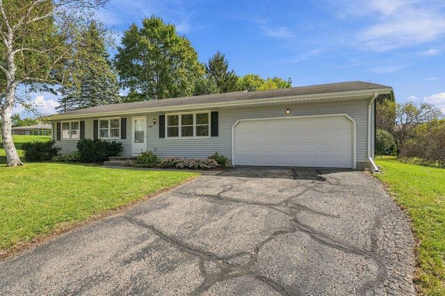 2750 Sunset Court, Cross Plains, WI 53528