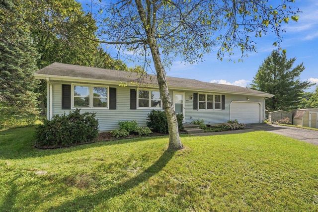2750 Sunset Court, Cross Plains, WI 53528