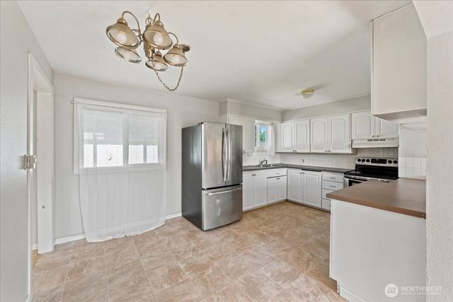 1816 S Sprague Avenue, Tacoma, WA 98405