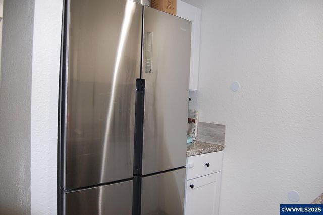 2240 Maplewood Dr S Dr, Salem, OR 97306