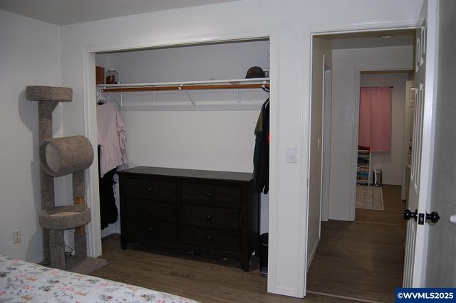 2240 Maplewood Dr S Dr, Salem, OR 97306