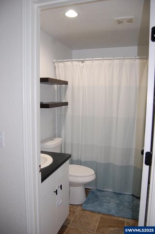 2240 Maplewood Dr S Dr, Salem, OR 97306