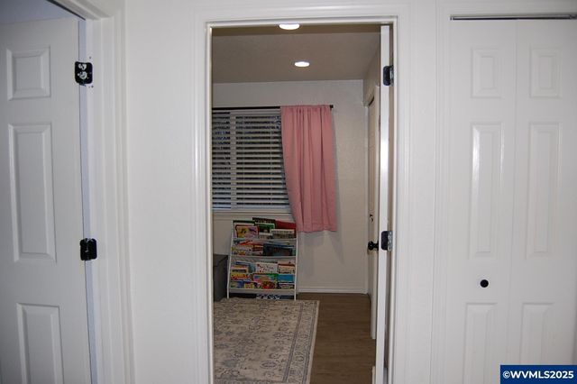 2240 Maplewood Dr S Dr, Salem, OR 97306