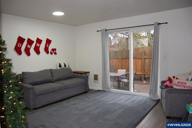 2240 Maplewood Dr S Dr, Salem, OR 97306