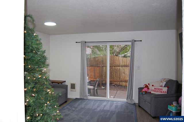 2240 Maplewood Dr S Dr, Salem, OR 97306